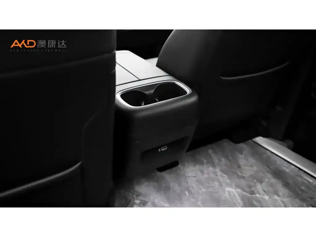 GAC Motor E8 Hybrid — фото 7