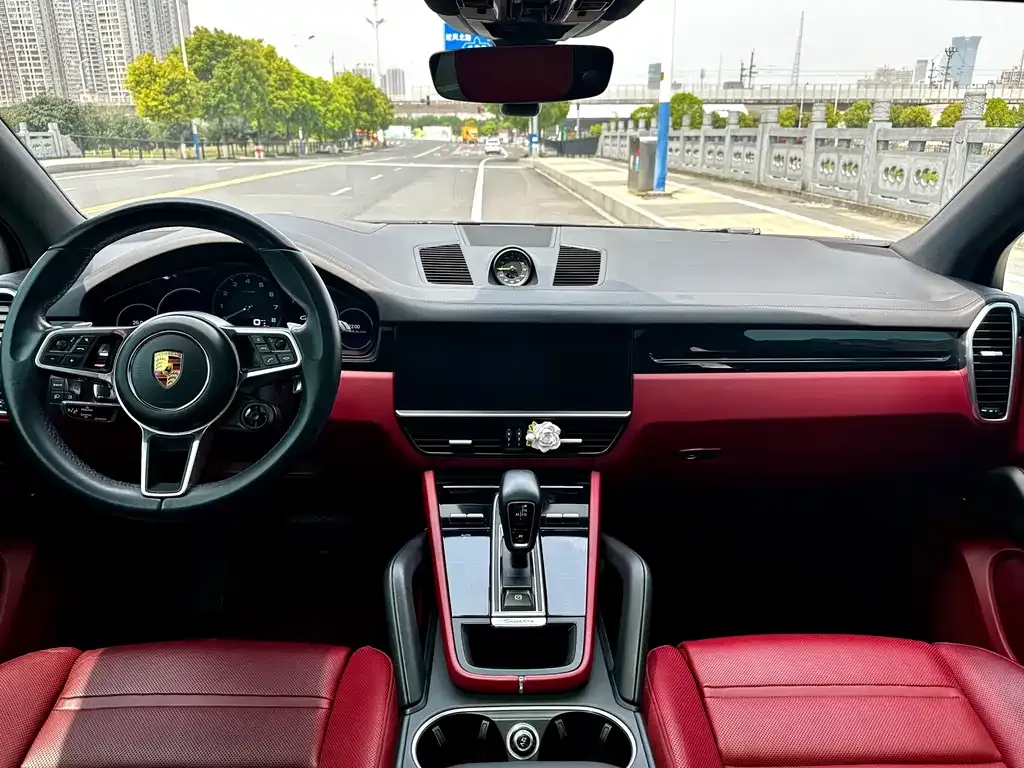 Porsche Cayenne Hybrid — фото 10