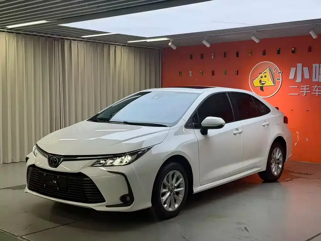 Toyota Corolla — фото 1