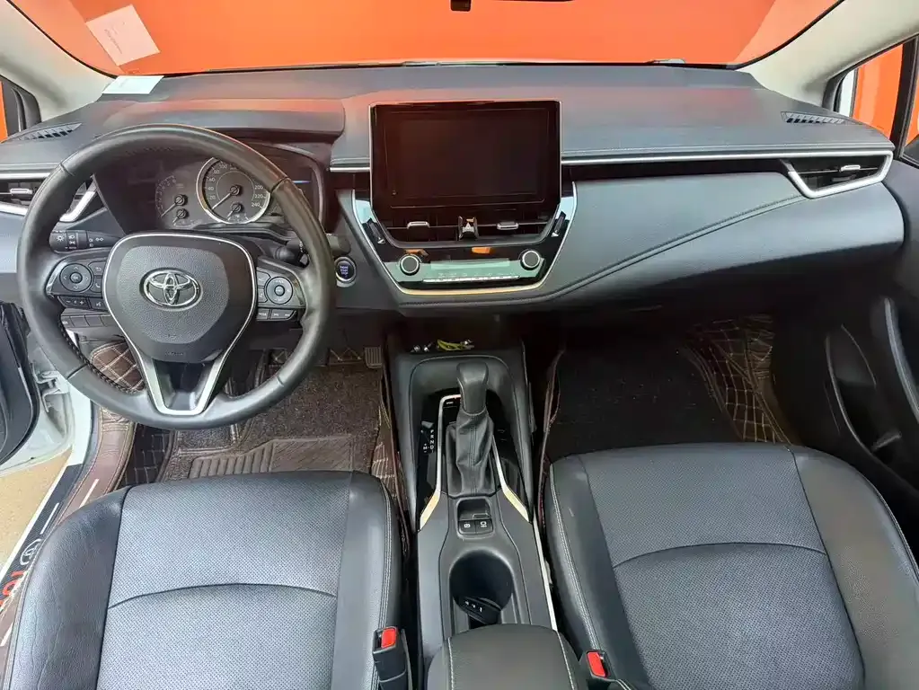 Toyota Corolla — фото 5