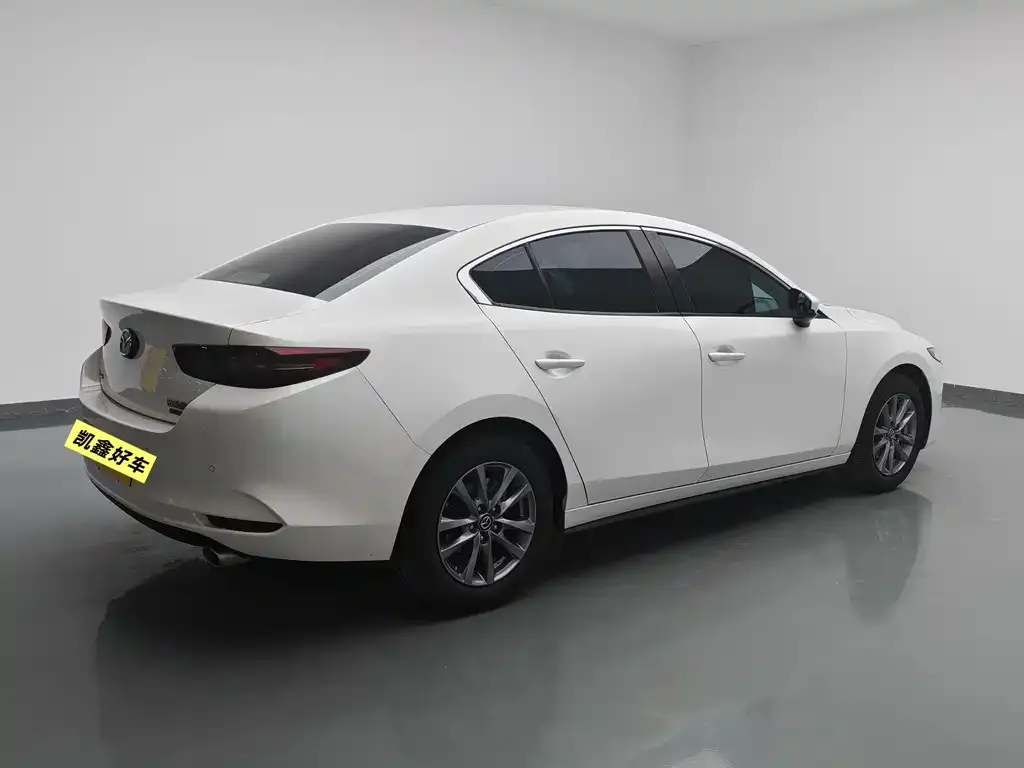 Mazda 3 Axela — фото 4