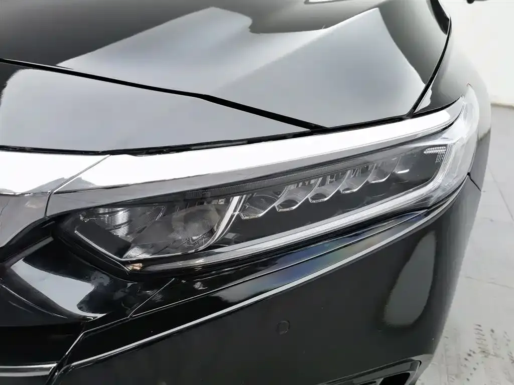 Honda Accord — фото 9