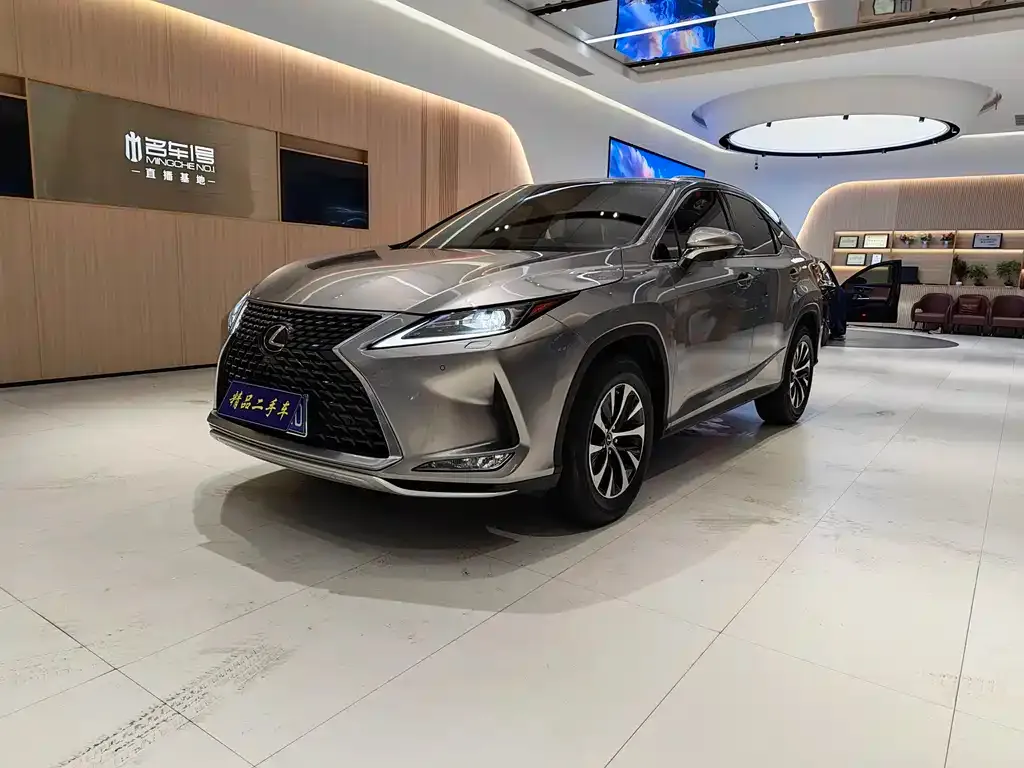 Lexus RX — фото 1