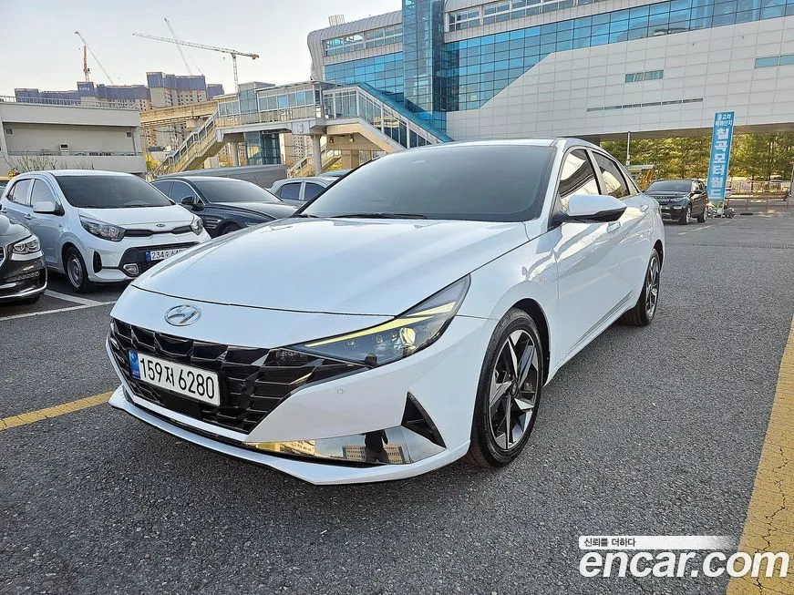 Hyundai AVANTE — фото 1