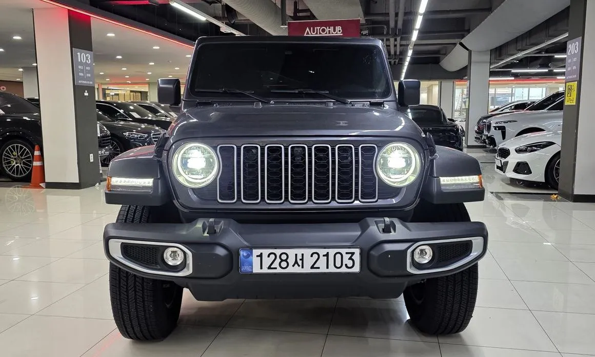 Jeep Wrangler — фото 8