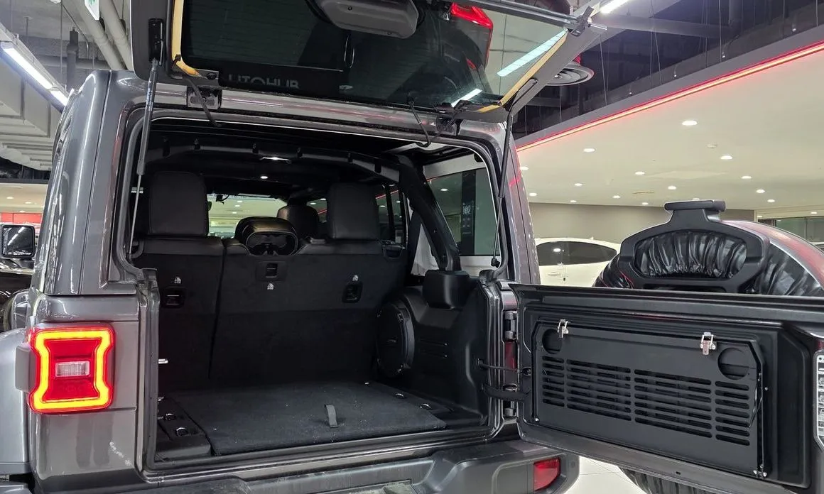 Jeep Wrangler — фото 4