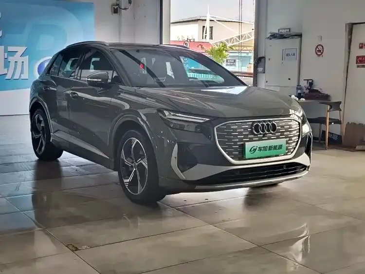 Audi Q4 e-tron — фото 4