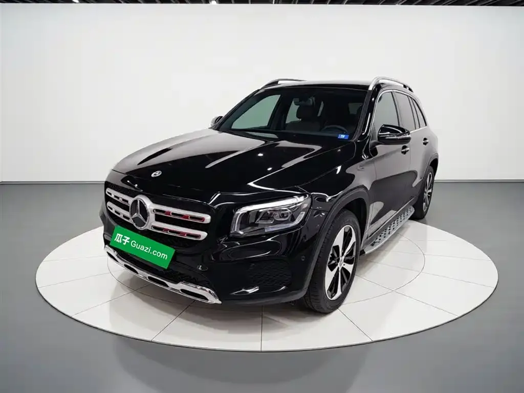 Mercedes-Benz GLB — фото 1