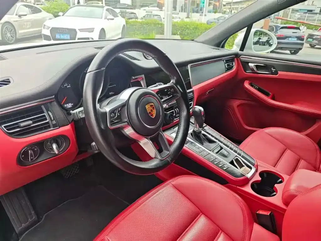 Porsche Macan — фото 10