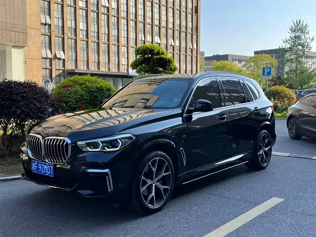 BMW X5 — фото 1