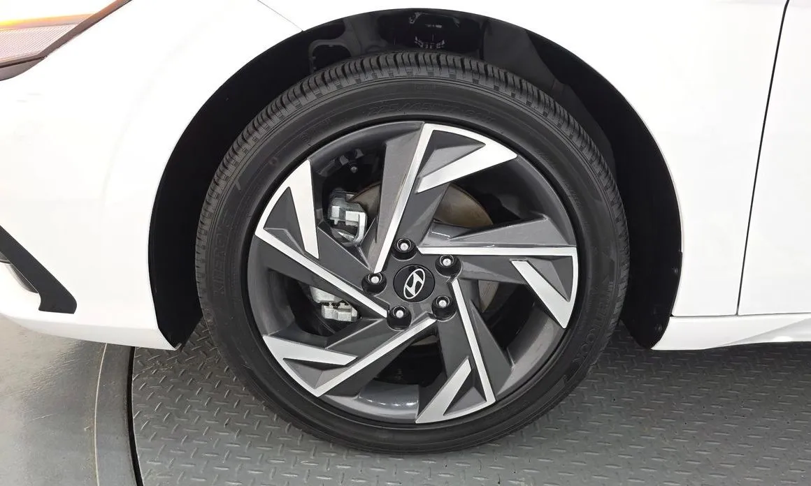 Hyundai AVANTE — фото 4