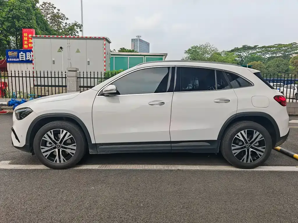 Mercedes-Benz GLA — фото 7