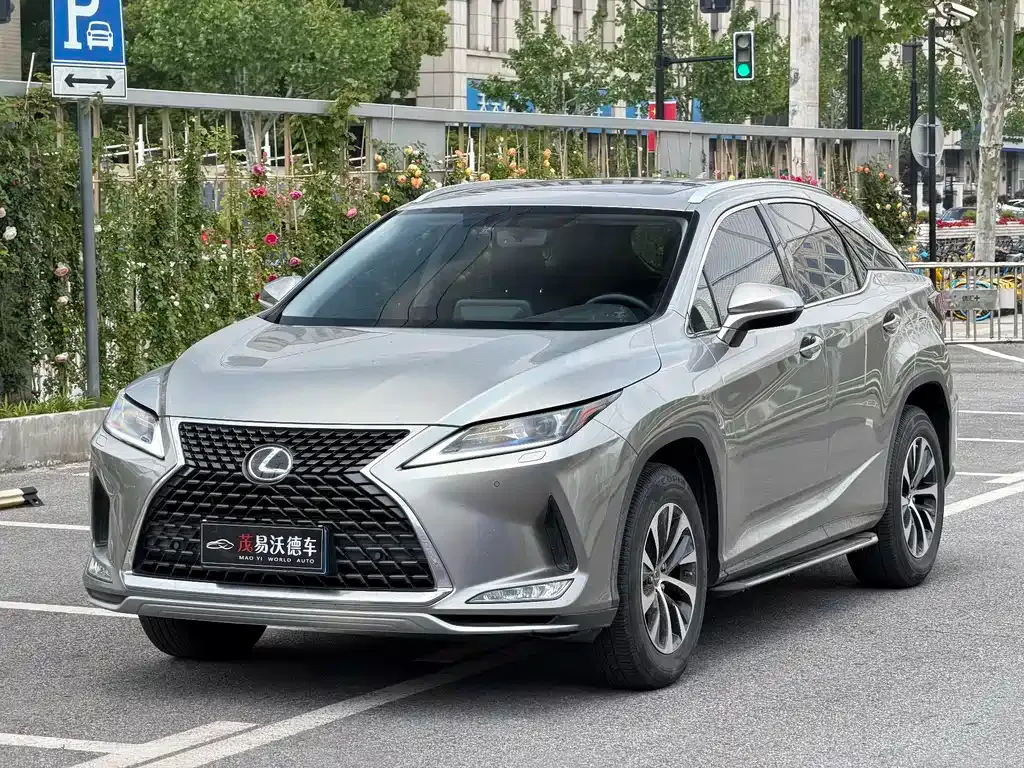 Lexus RX — фото 1