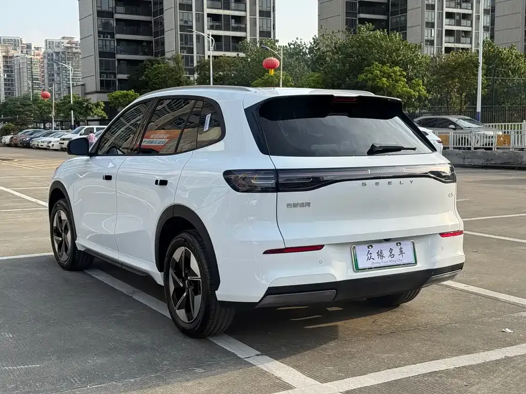 Geely Galaxy E5 — фото 10