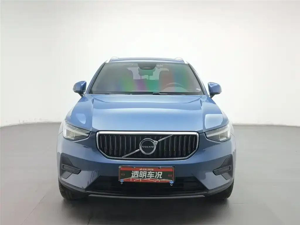 Volvo XC40 — фото 7