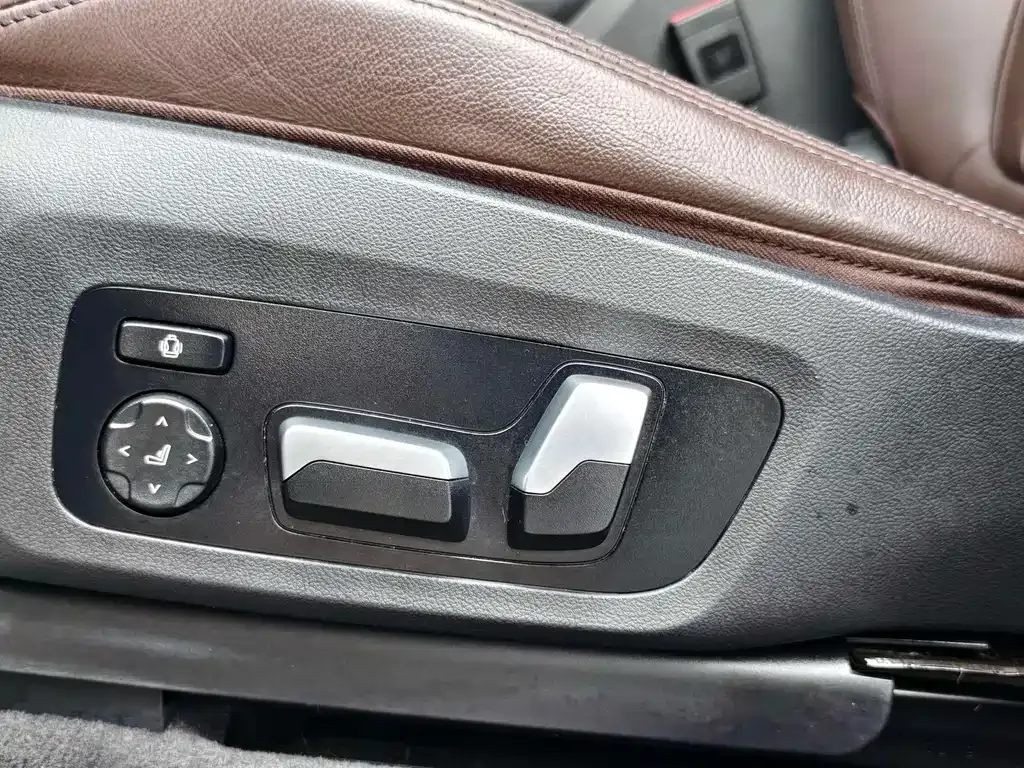 BMW iX3 — фото 5