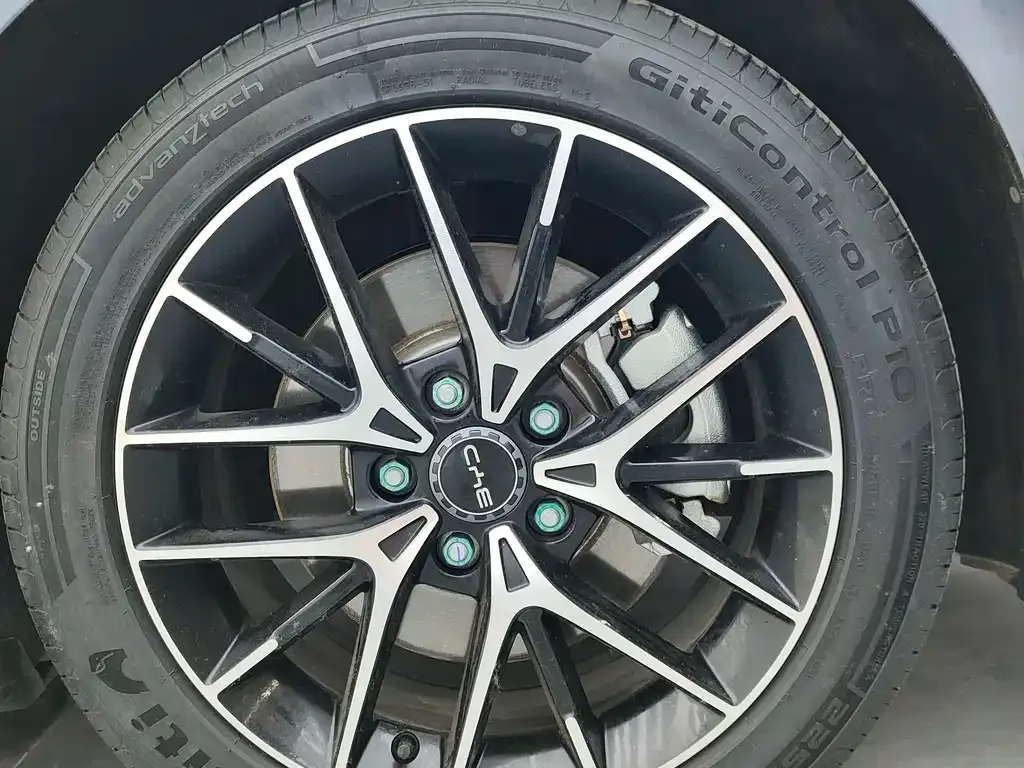 BYD Seal 07 DM-i — фото 10