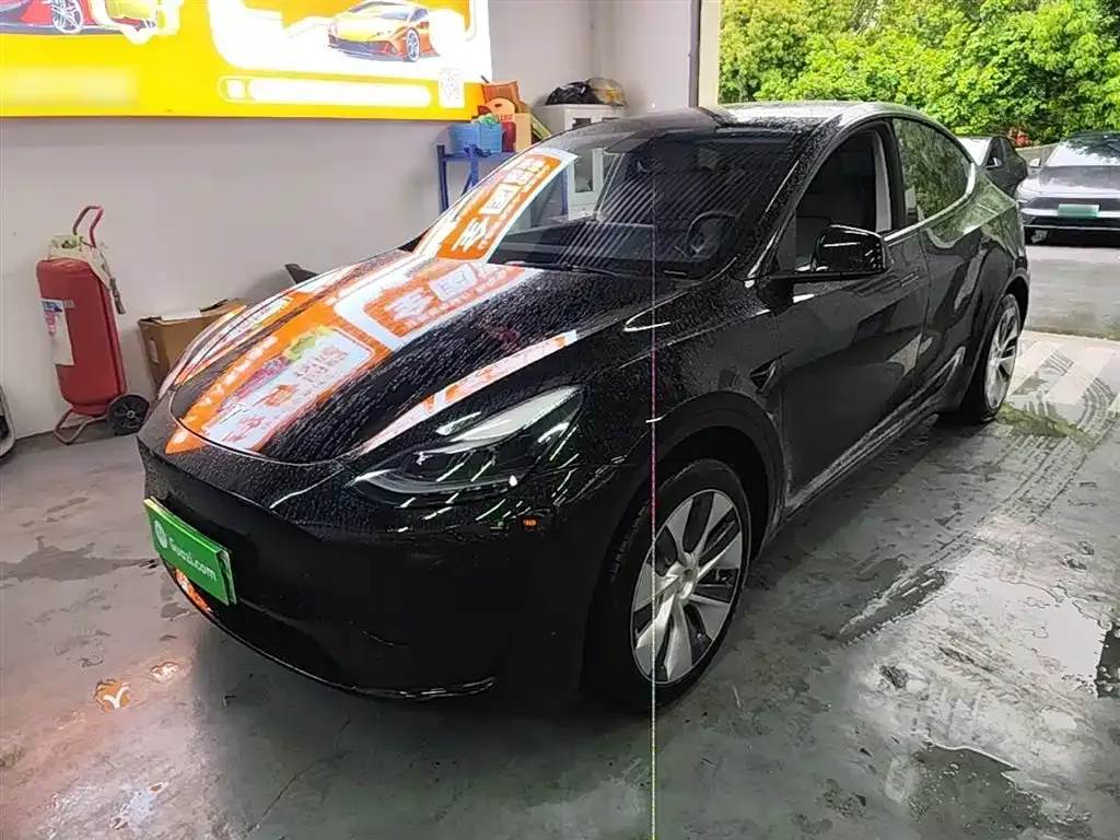 Tesla Model Y — фото 1