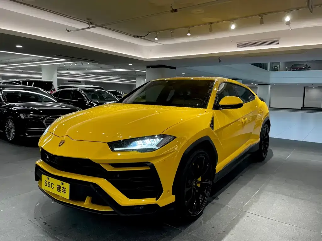 Lamborghini Urus — фото 1