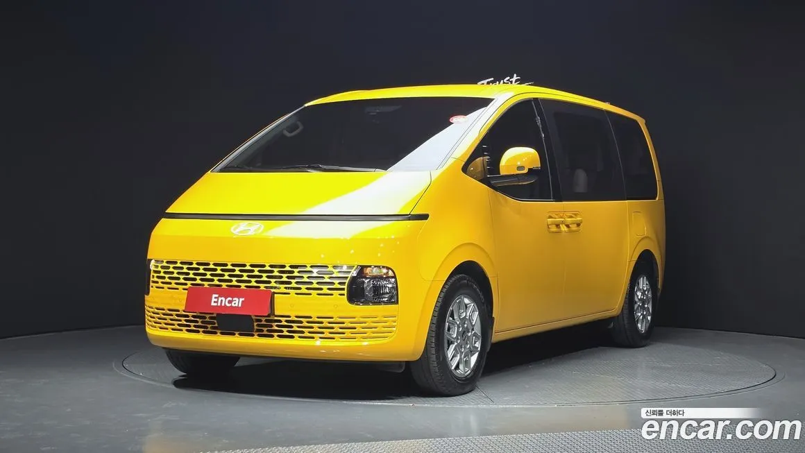 Hyundai Staria — фото 1