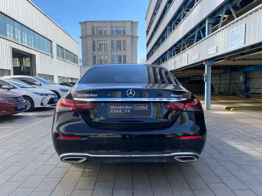 Mercedes-Benz E-Class — фото 7
