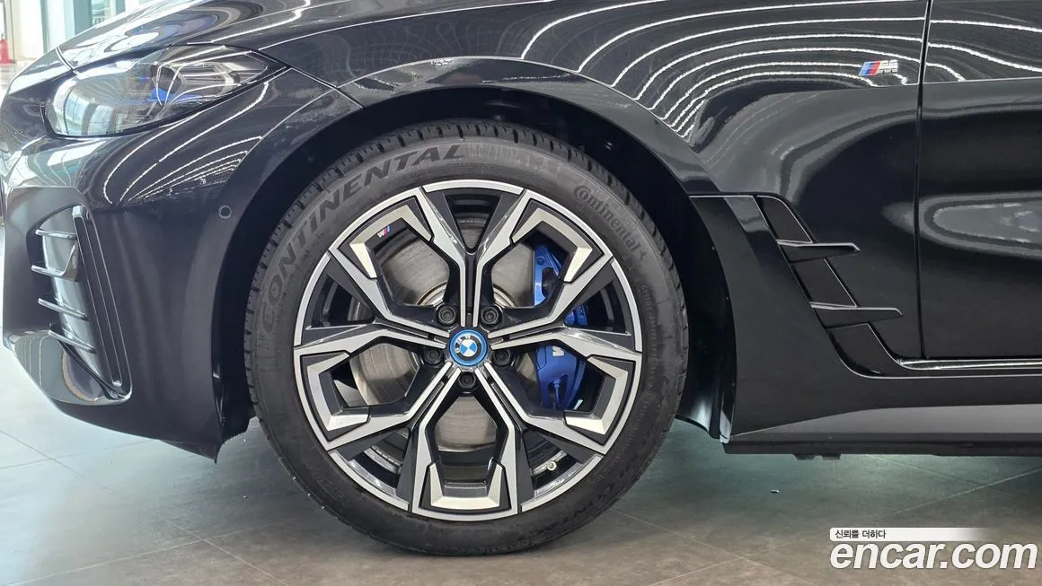 BMW i4 — фото 5