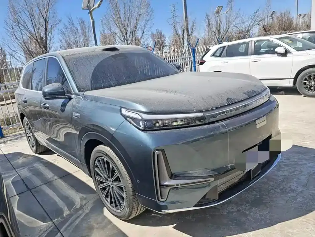 Geely Galaxy M9 — фото 10