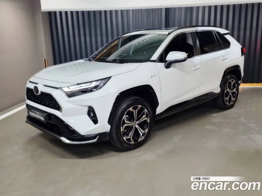 Toyota RAV4 — фото 1