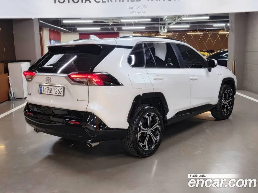 Toyota RAV4 — фото 3