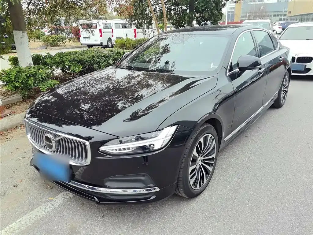 Volvo S90 — фото 1