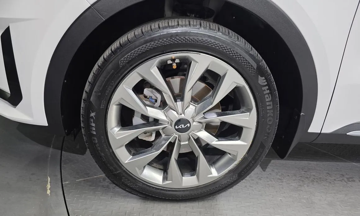 Kia Sorento — фото 8