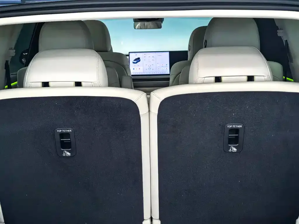 Li Auto i8 — фото 5