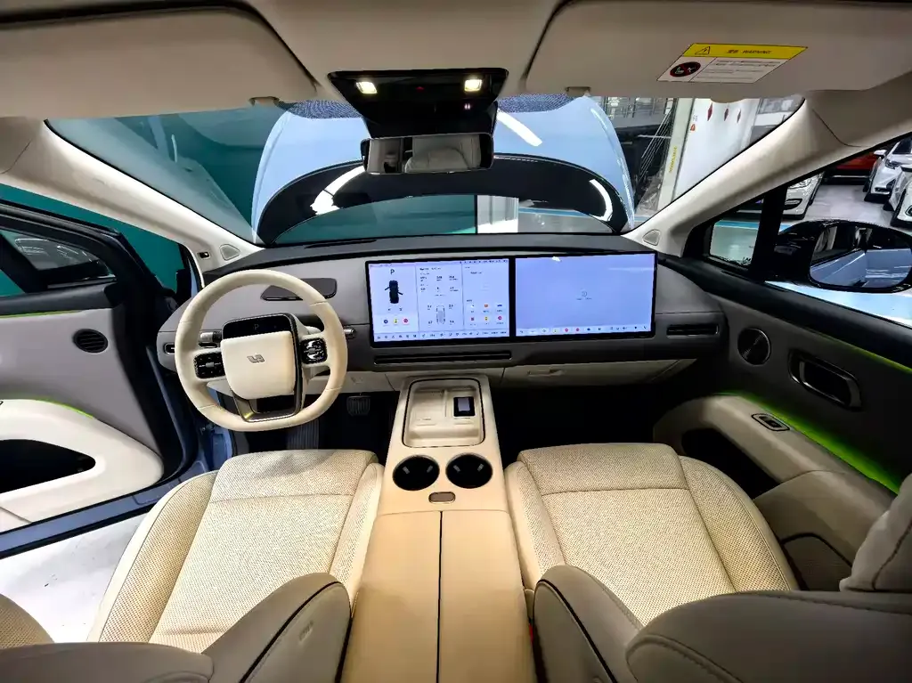 Li Auto i8 — фото 7