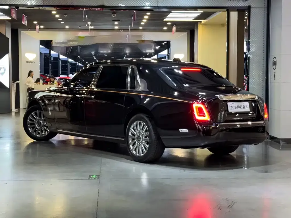 Rolls-Royce Phantom — фото 10
