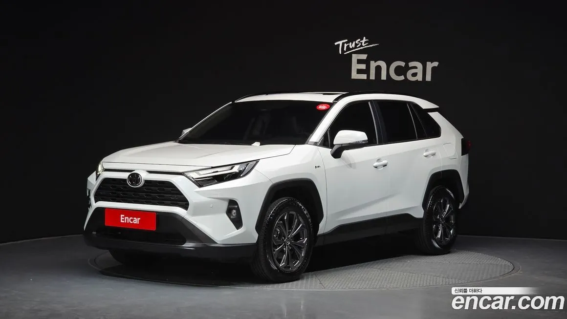Toyota RAV4 — фото 1