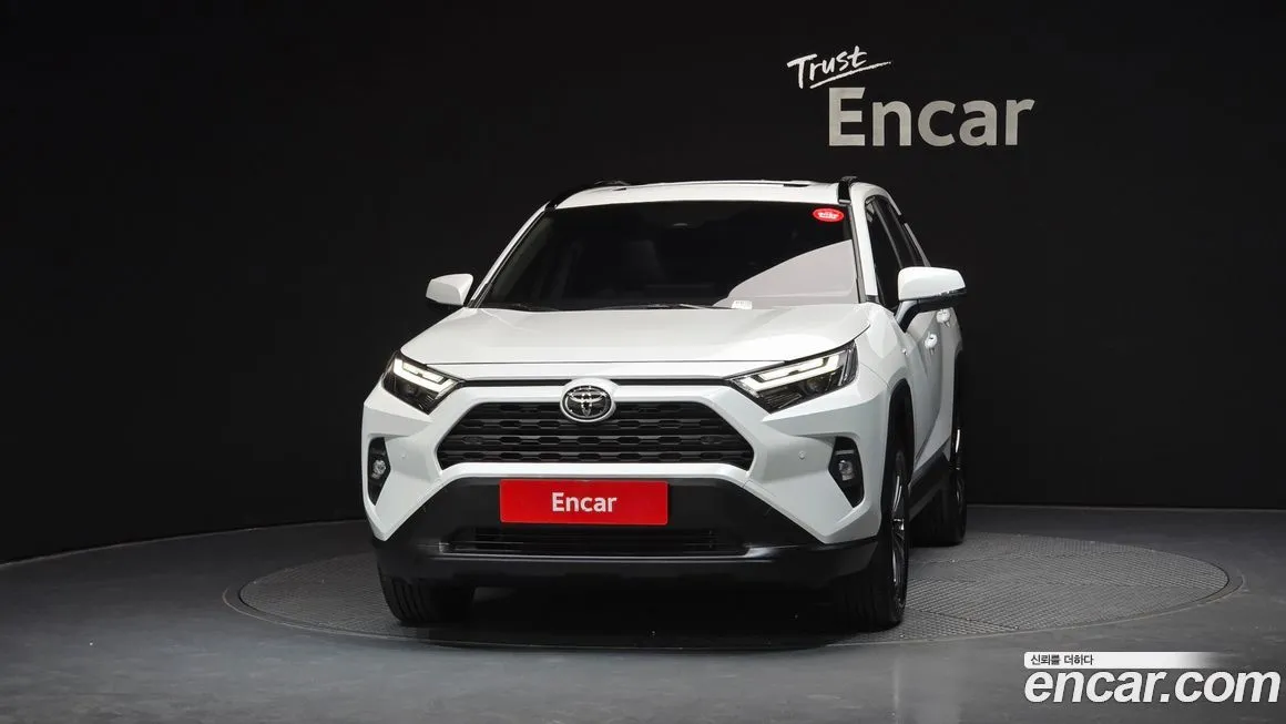 Toyota RAV4 — фото 4