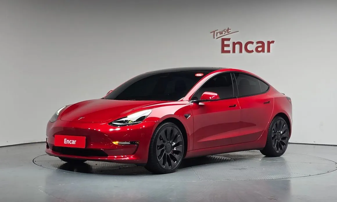 Tesla Model 3 — фото 1