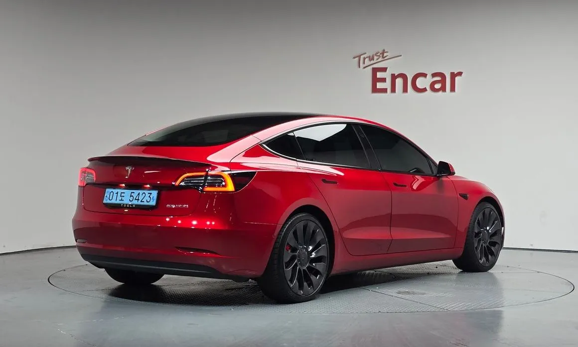 Tesla Model 3 — фото 5