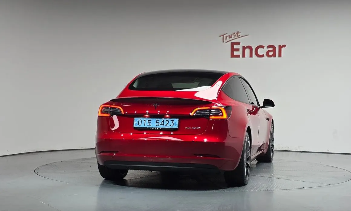 Tesla Model 3 — фото 7