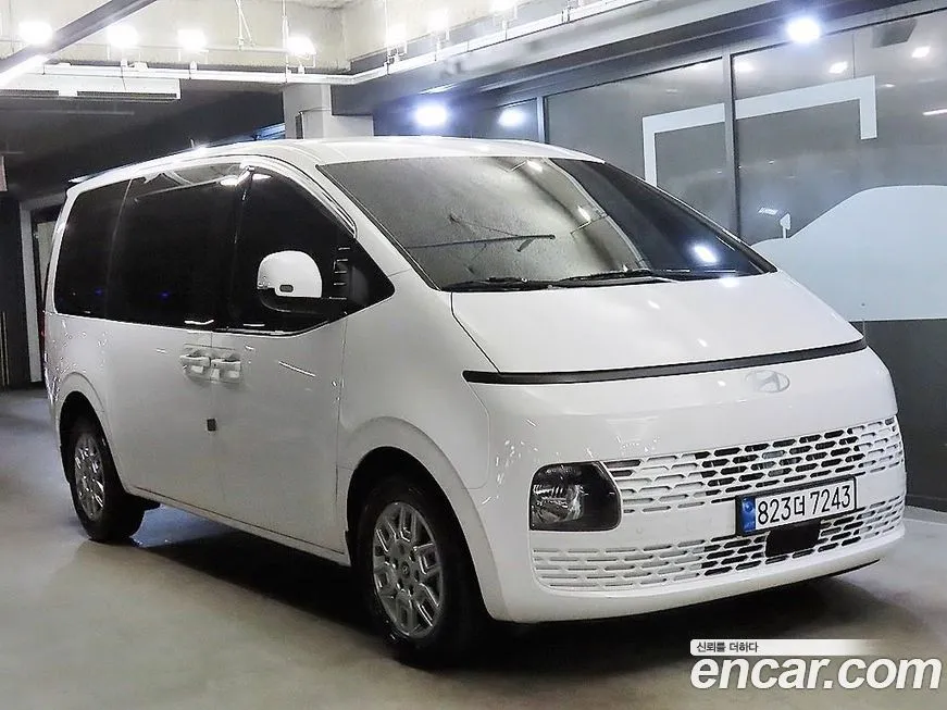 Hyundai Staria — фото 1