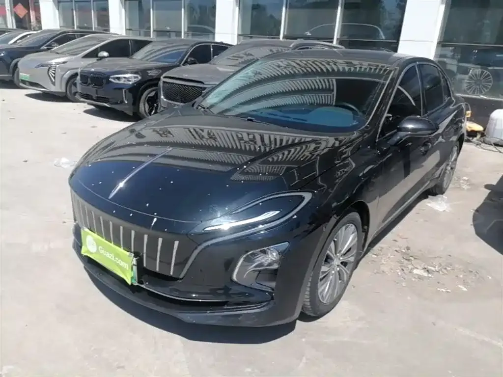 Hongqi E-QM5 — фото 1