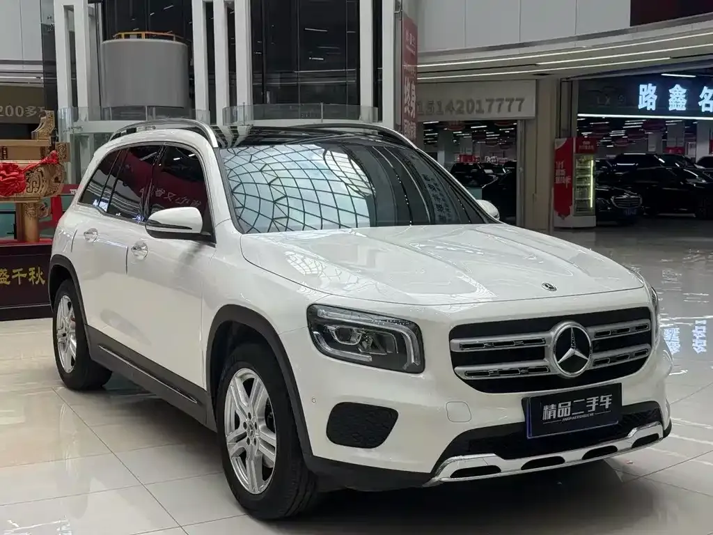 Mercedes-Benz GLB — фото 1