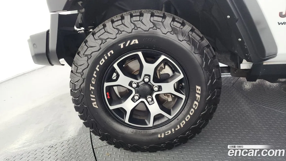 Jeep Wrangler — фото 7