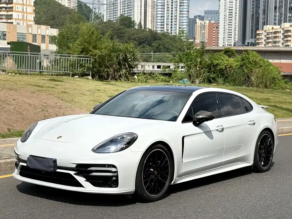 Porsche Panamera — фото 1