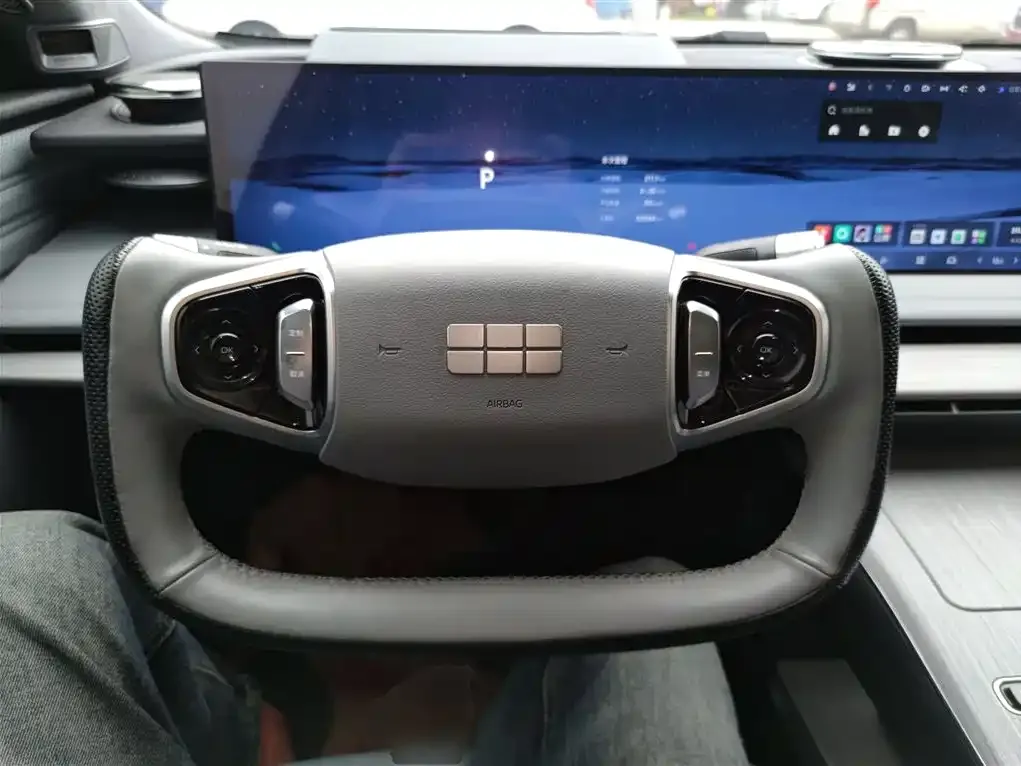Geely Galaxy E8 — фото 3