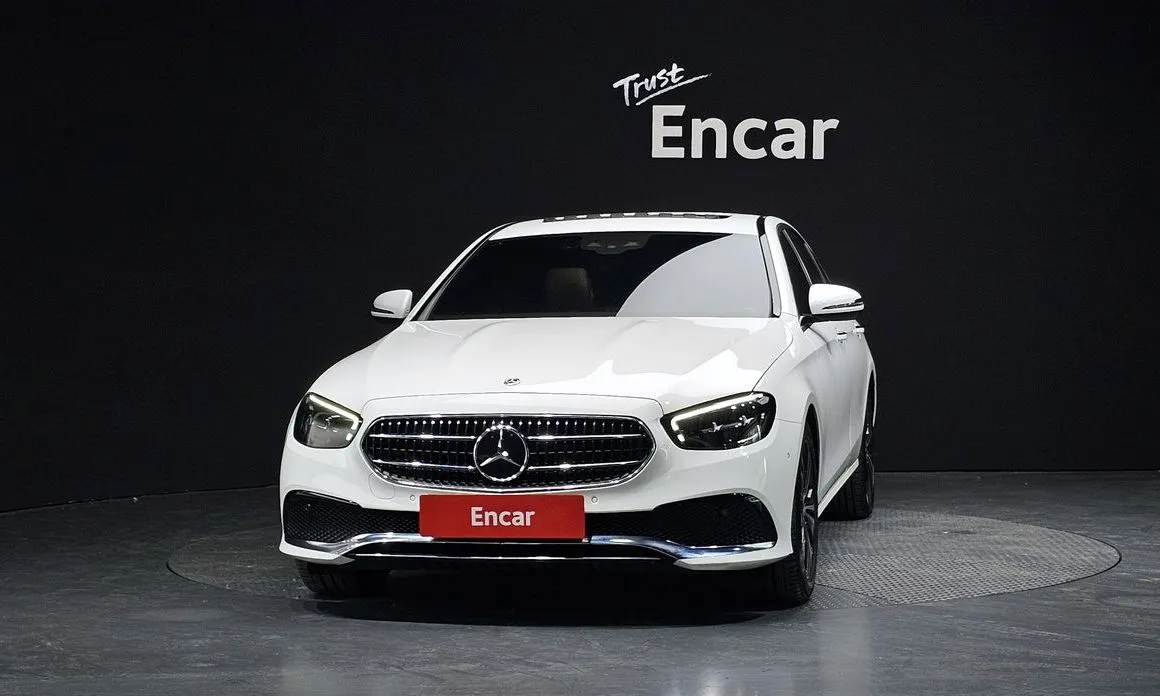 Mercedes-Benz E-Class — фото 2
