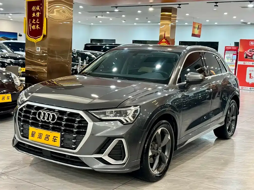 Audi Q3 — фото 1