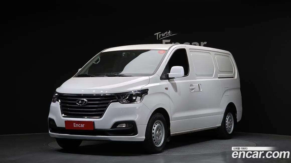 Hyundai Starex — фото 1