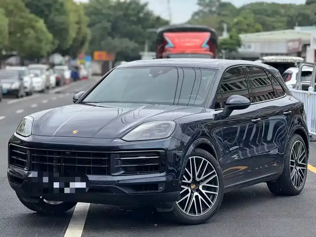 Porsche Cayenne — фото 1