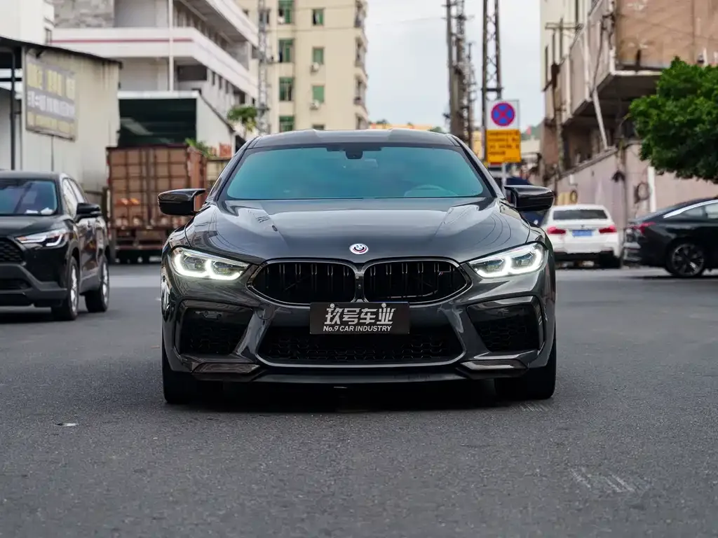 BMW M8 — фото 9